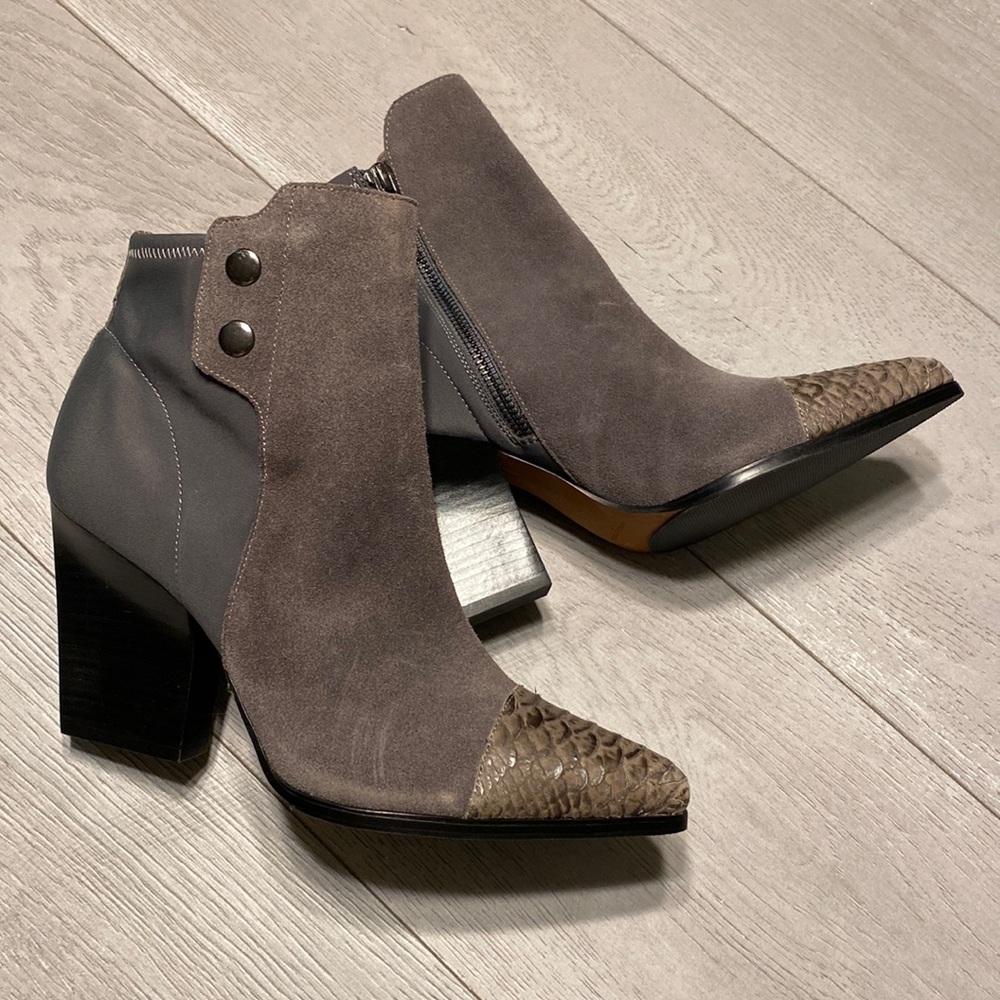 Donald J Pliner Vicson Suede Booties